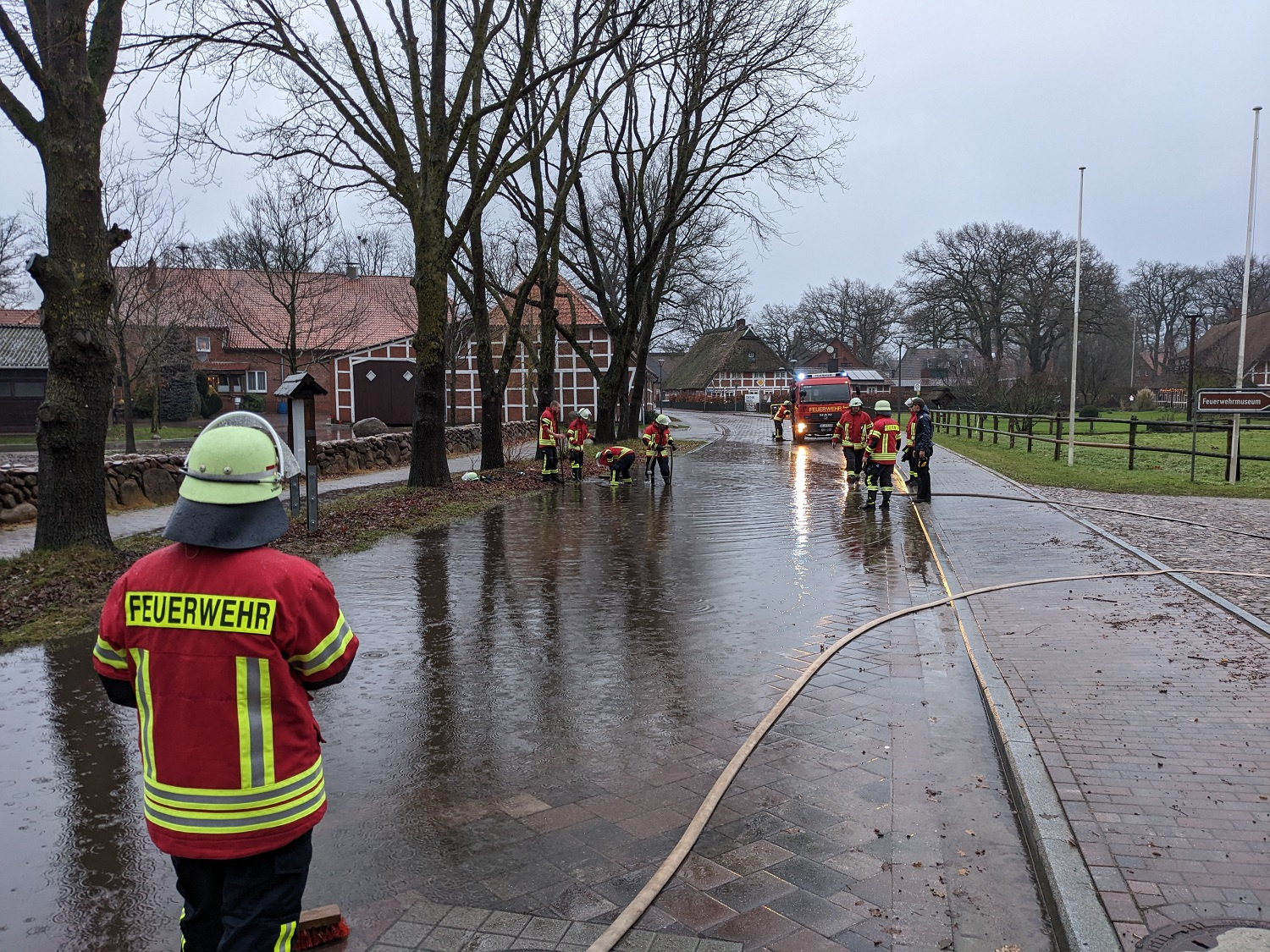 2023-01-04-TH1-Wasser-auf-Strasse-Marxen-1