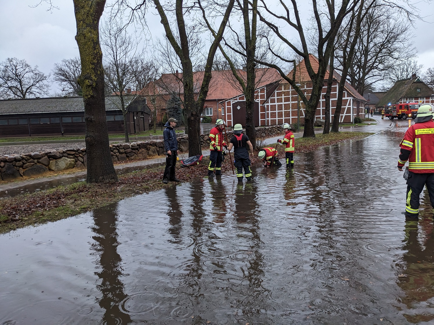 2023-01-04-TH1-Wasser-auf-Strasse-Marxen-2